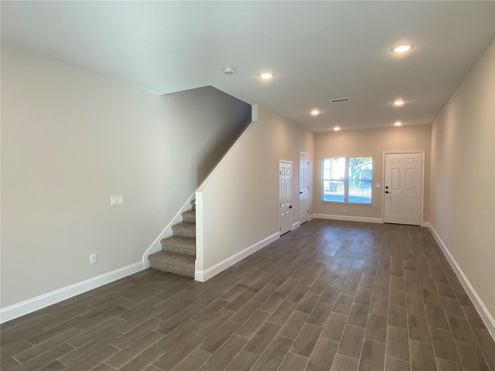 732 Lee Avenue, FL