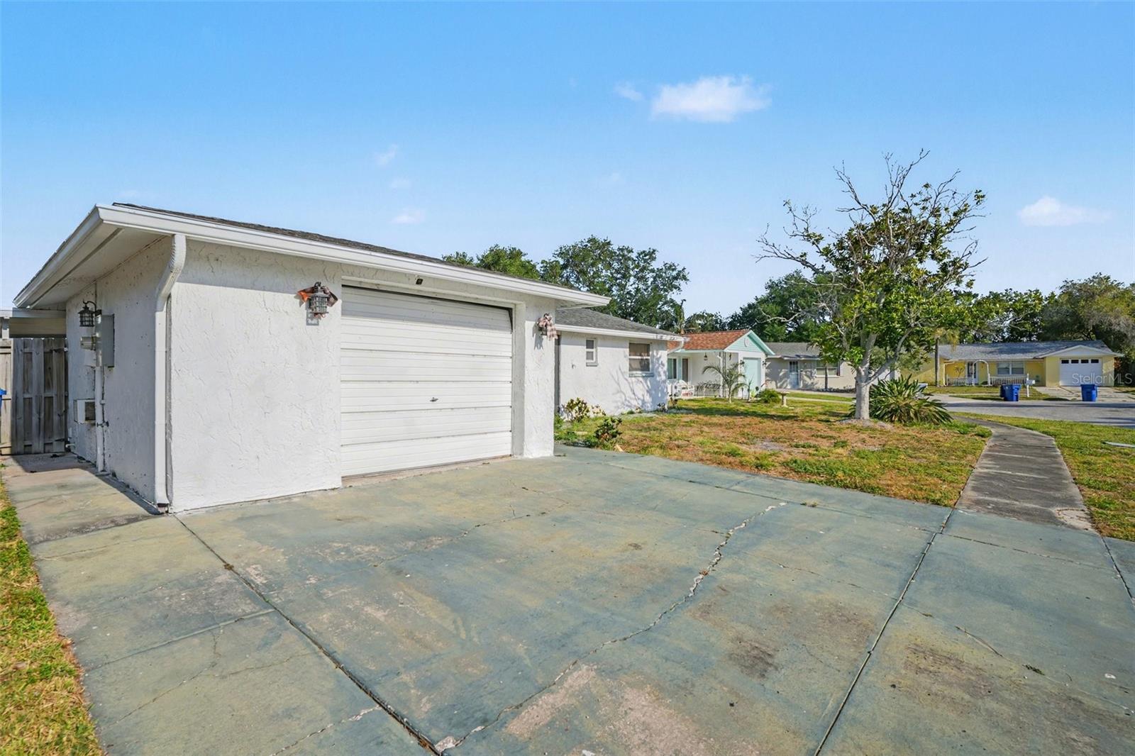 2217 Harrison Drive, FL