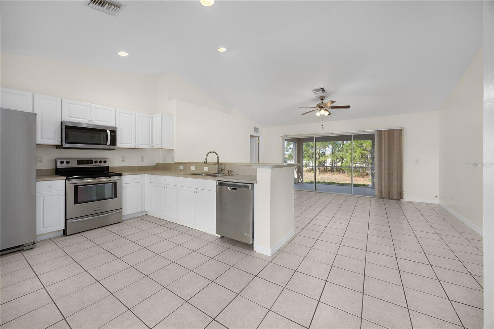 1028 Columbus Boulevard, FL