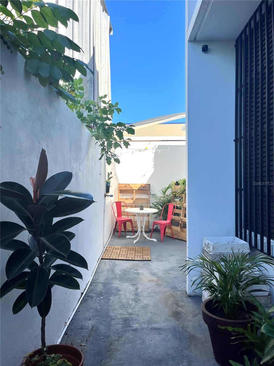 205 Las Flores Street, PR