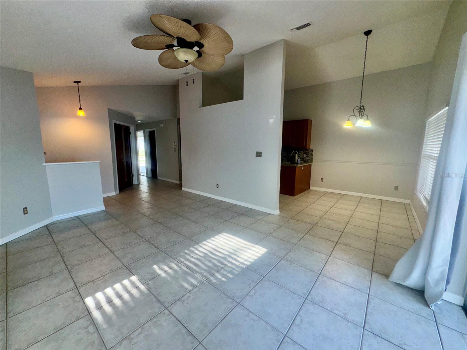 2784 Whisper Lakes Club Circle, FL