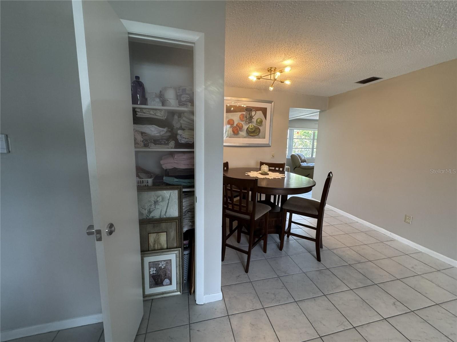 7007 Versailles, FL