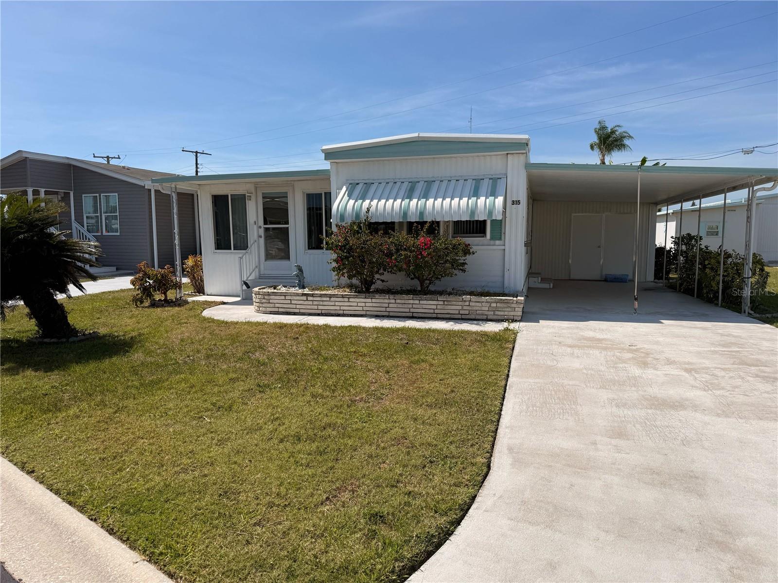 315 Peace Manor, FL