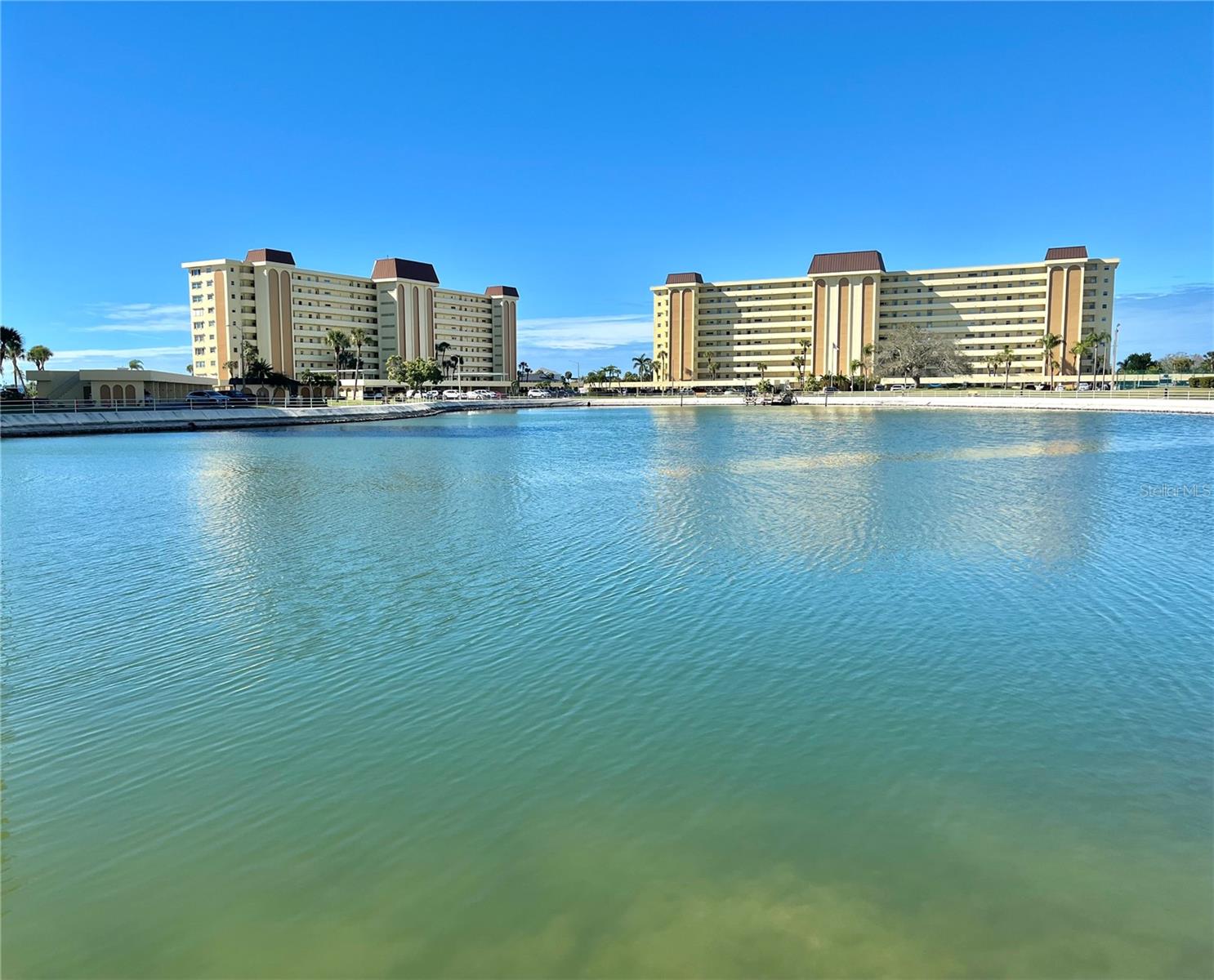 4550 Cove Circle, FL