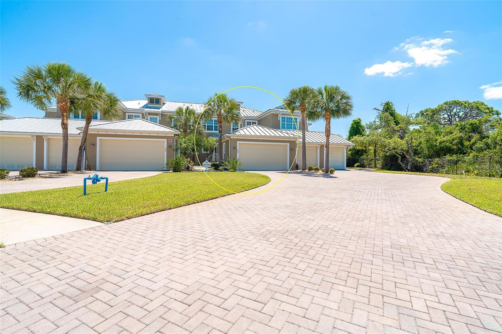 10700 Lemon Creek Loop, FL