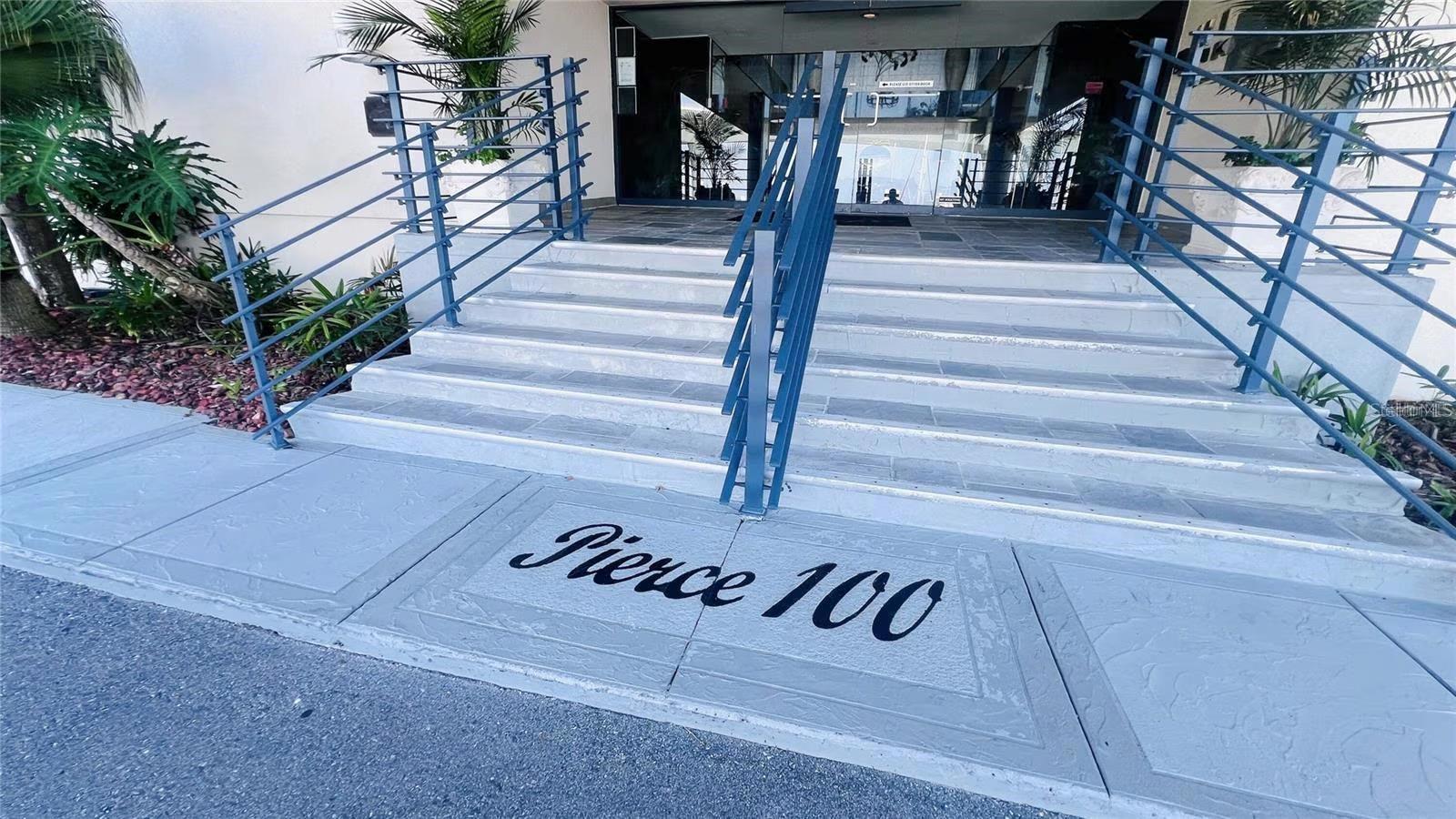 100 Pierce Street, FL