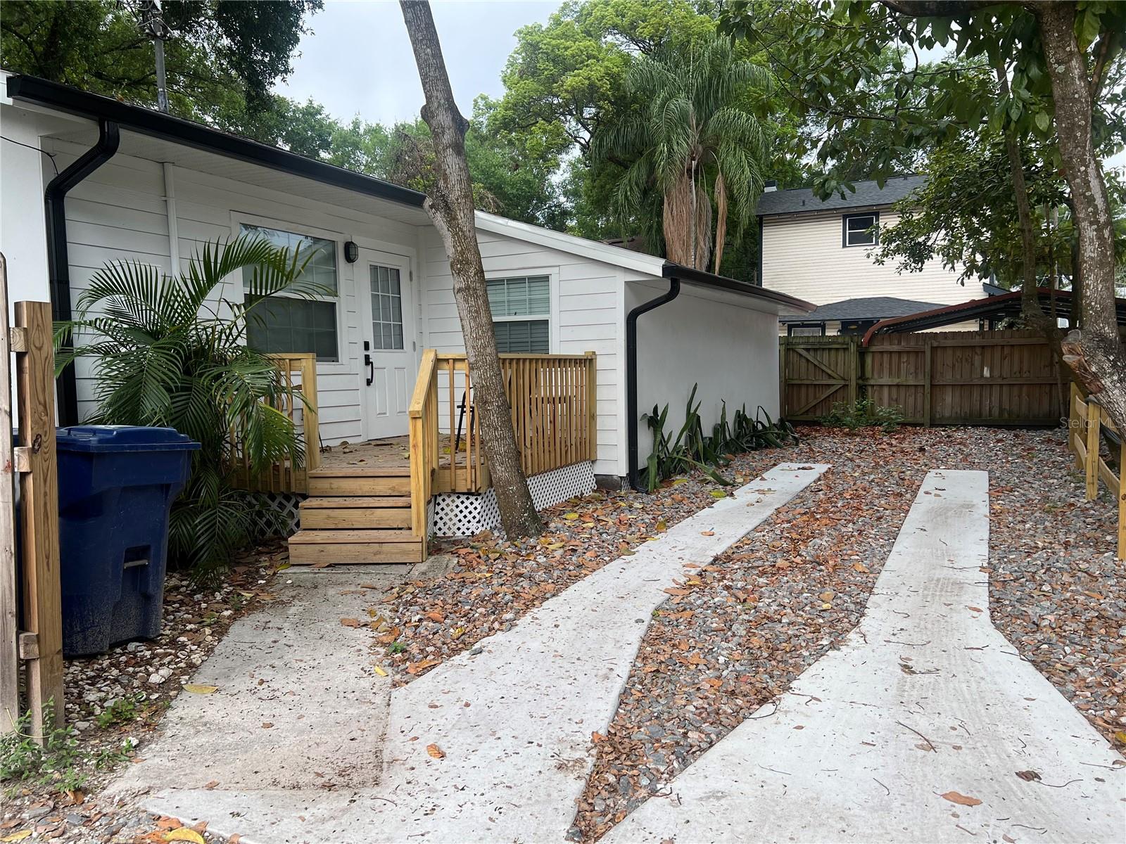 311 Floribraska Avenue, FL