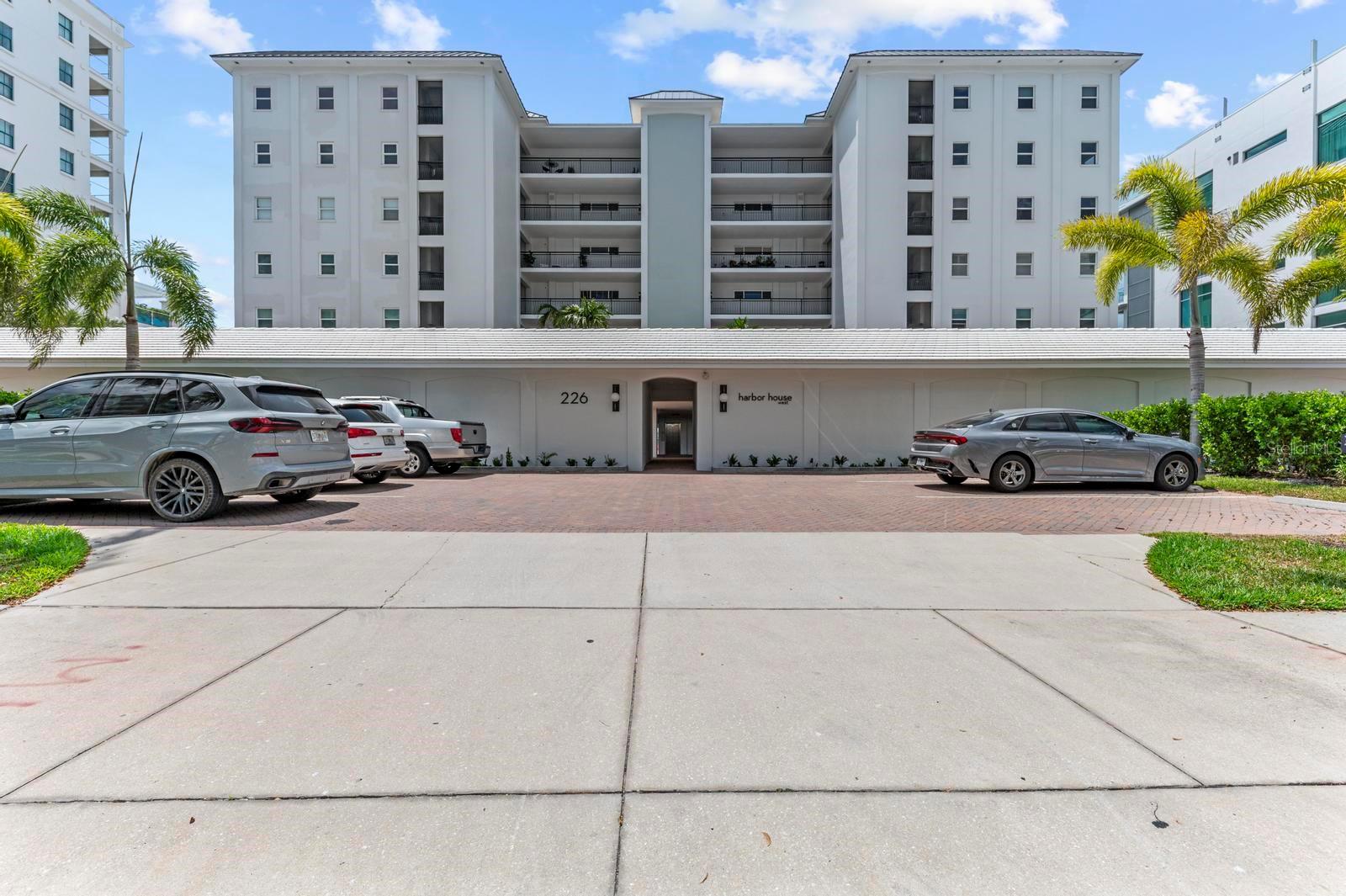 226 Golden Gate Point, FL