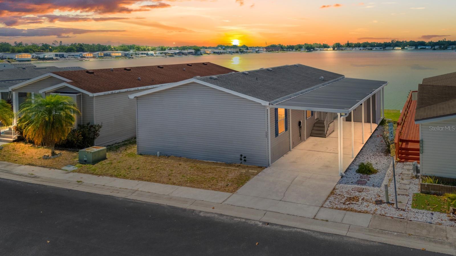 8536 Fantasia Park Way, FL