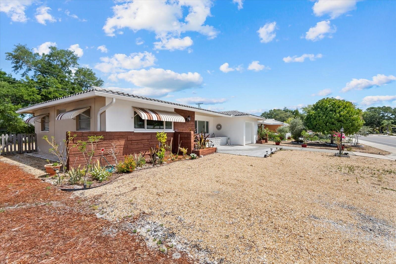 2124 Greenbriar Boulevard, FL