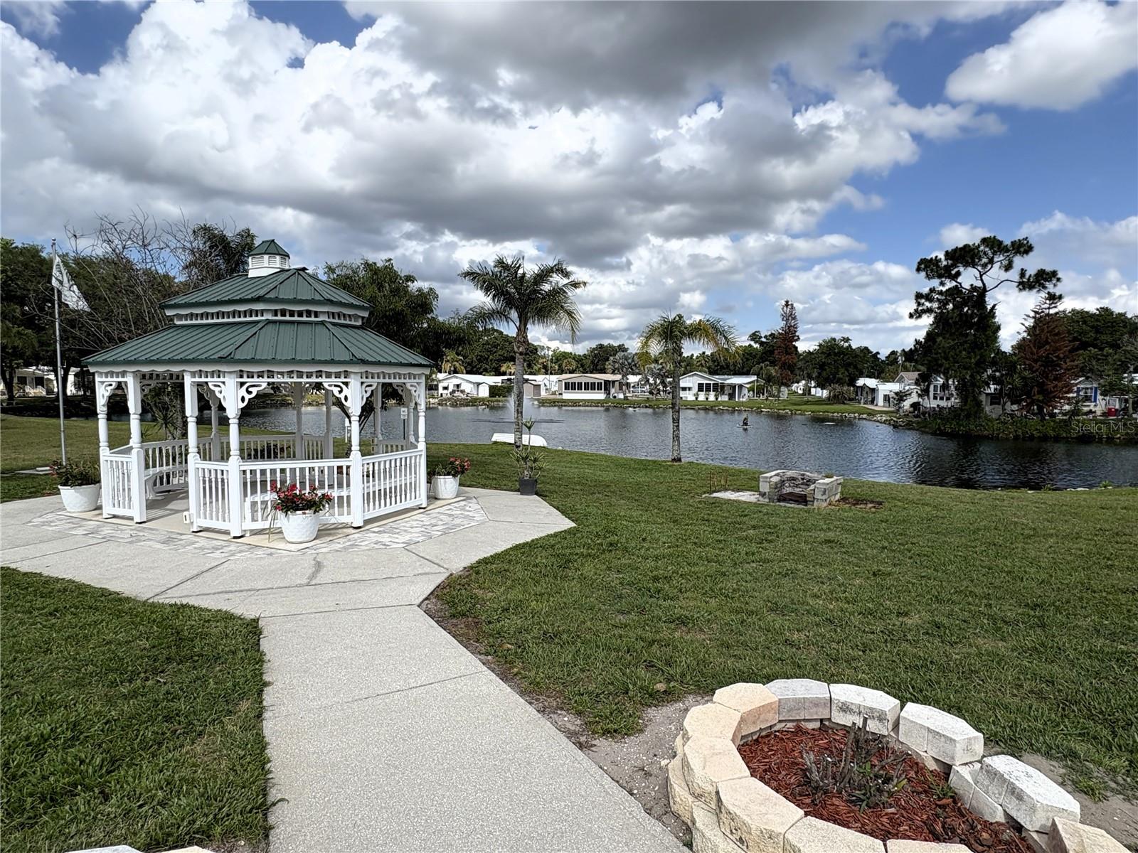 446 Citrus Ridge, FL
