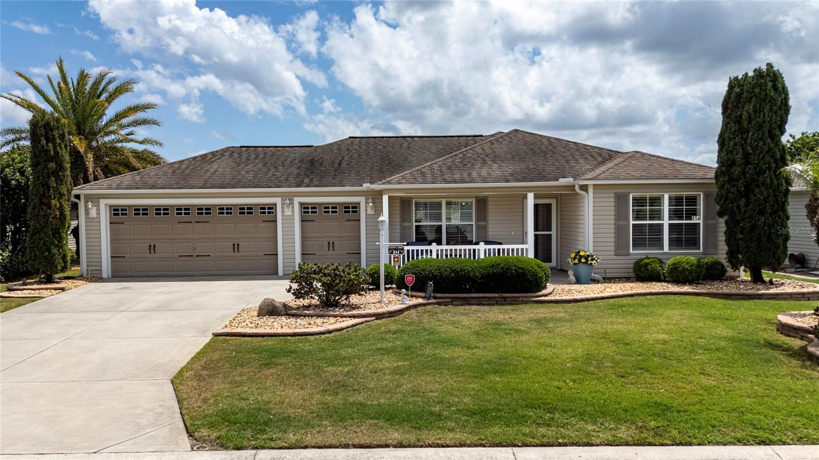 854 Fenwick Loop, FL