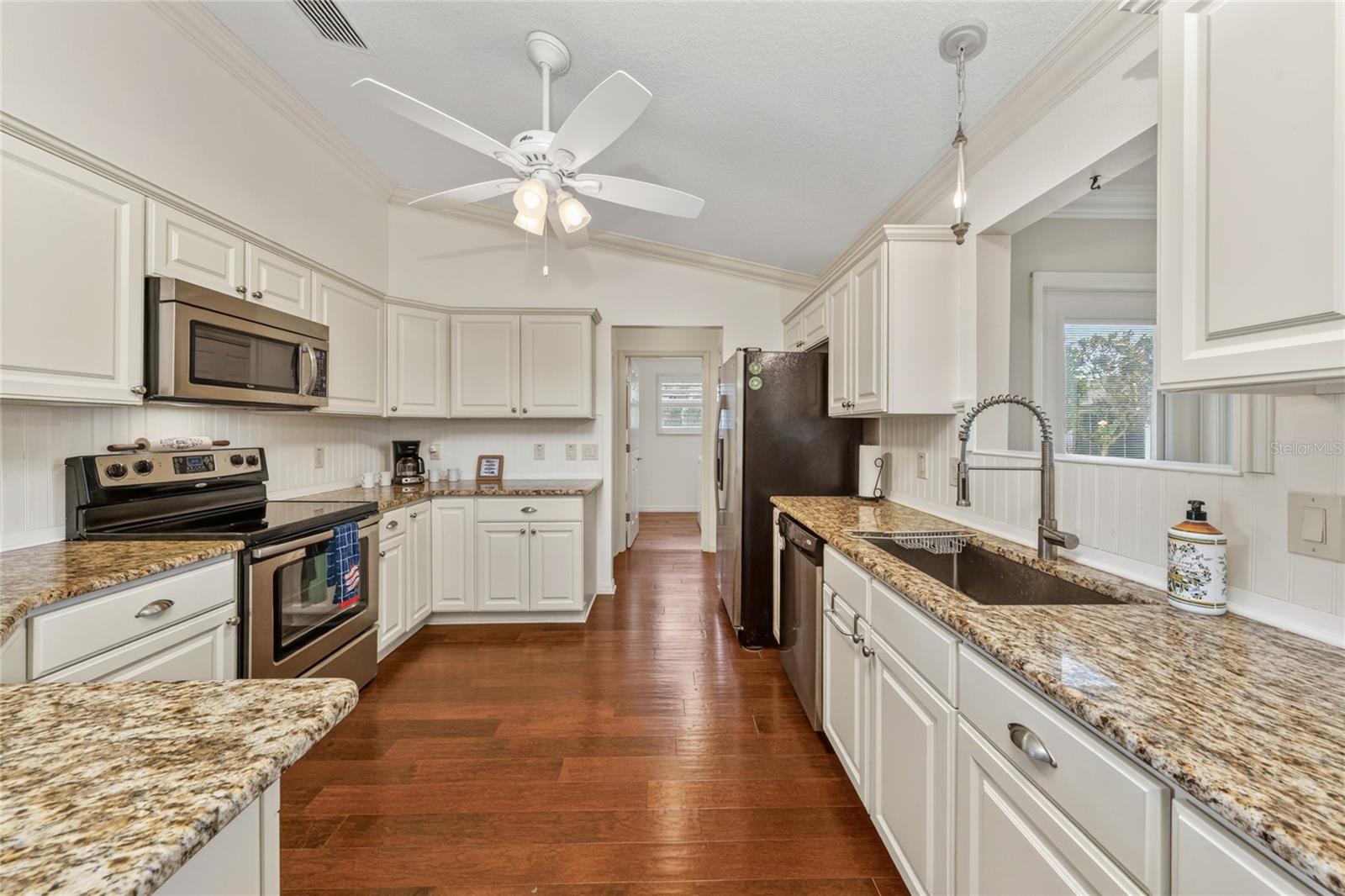 854 Fenwick Loop, FL