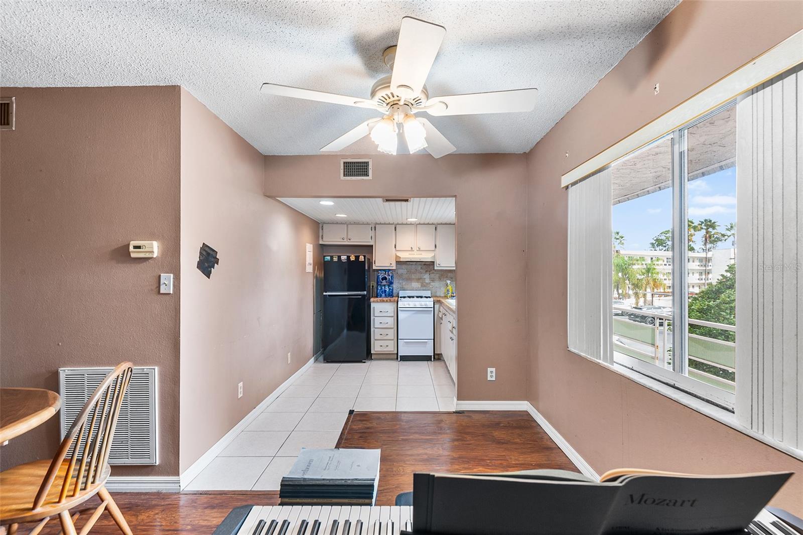 1100 Martinique Drive, FL