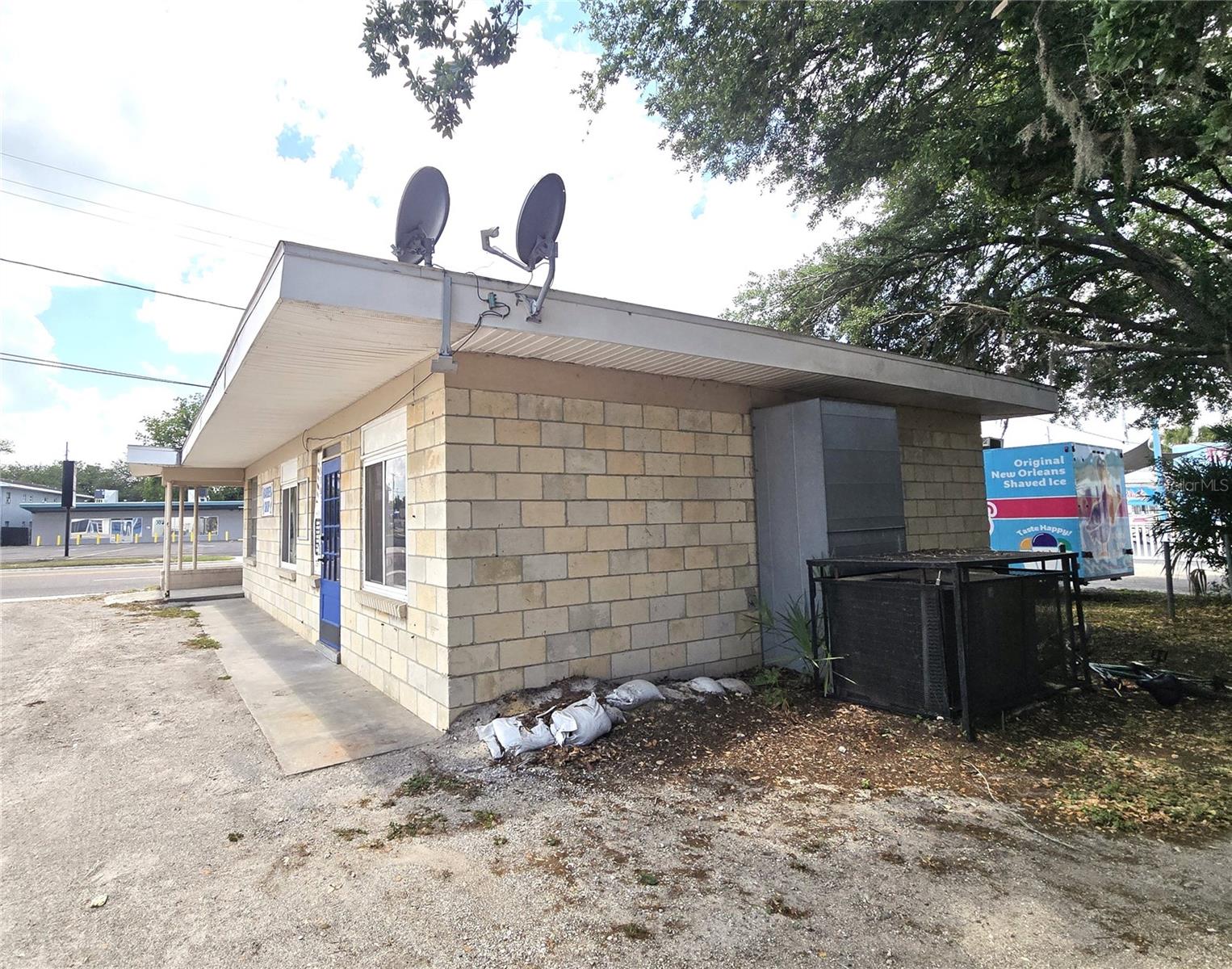 620 Collins Street, FL