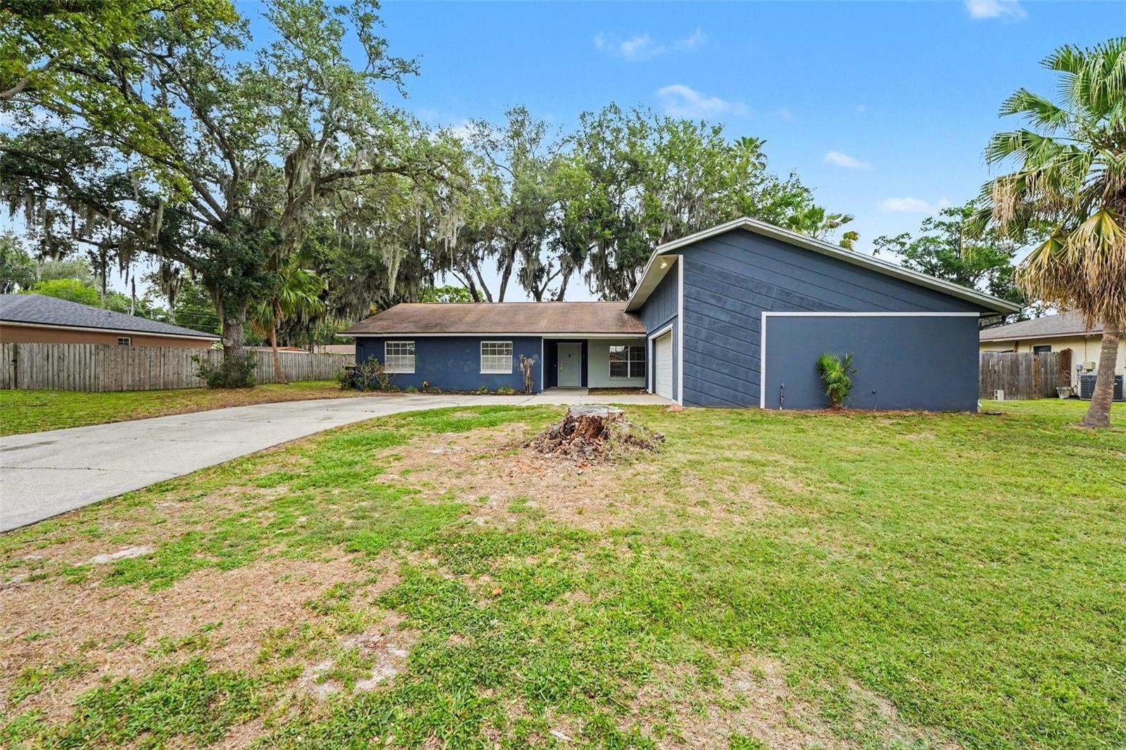 1234 Fairfax, FL