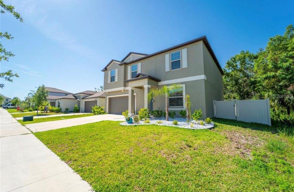 1863 Moon Cactus Court, FL