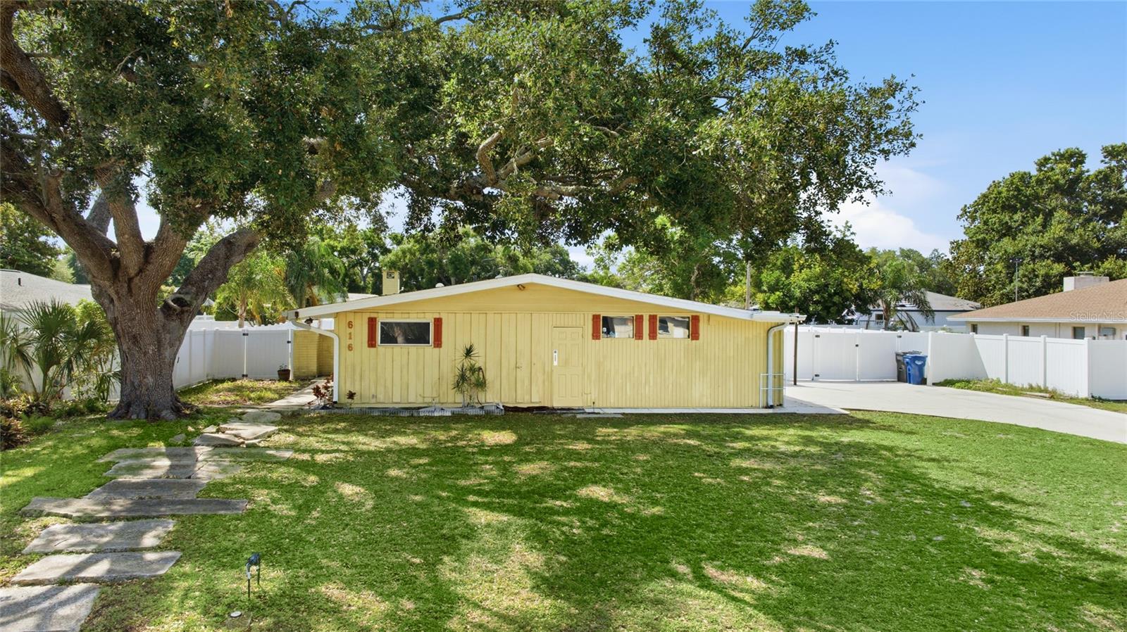 616 Saint Andrews Drive, FL