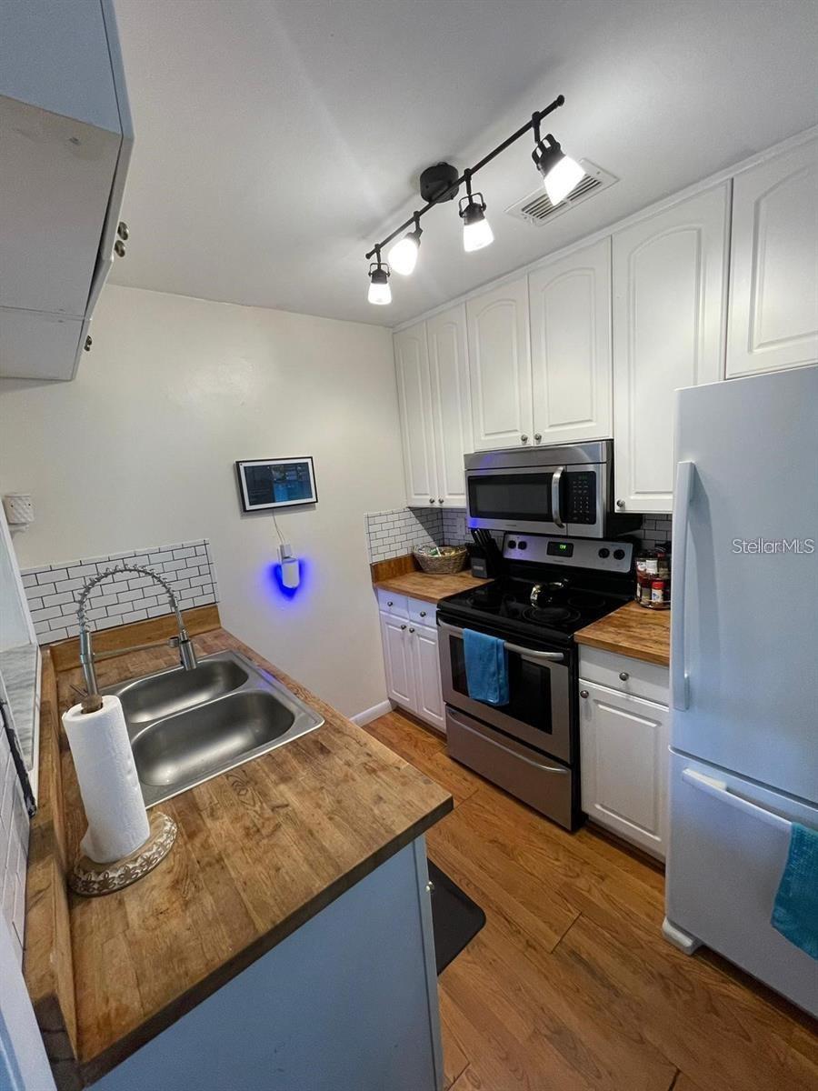 11707 North Drive, FL