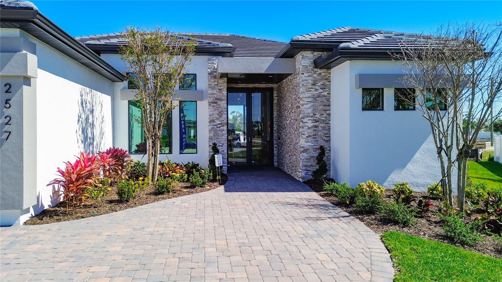 2527 Gleason Parkway, FL