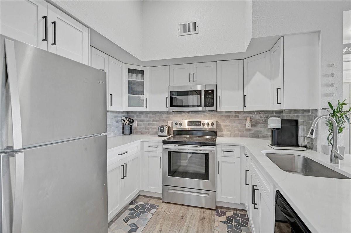 4138 Central Sarasota Parkway, FL