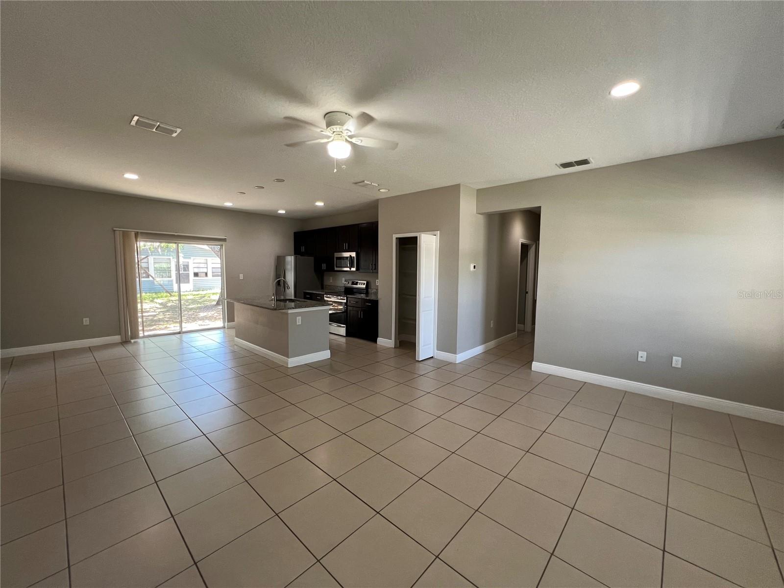 528 Finch Lane, FL