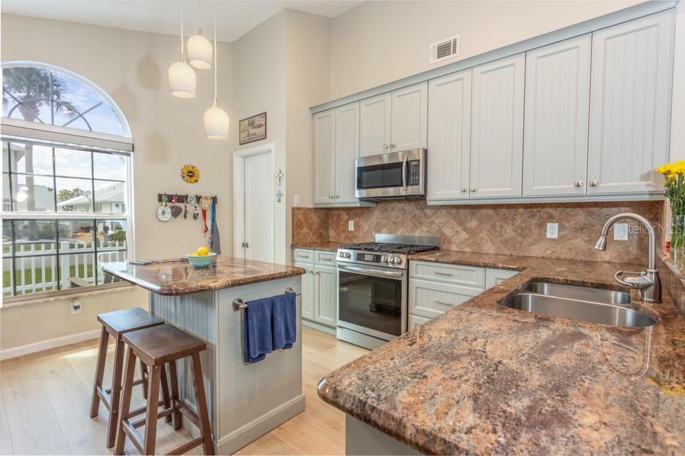 33 Bedford Drive, FL