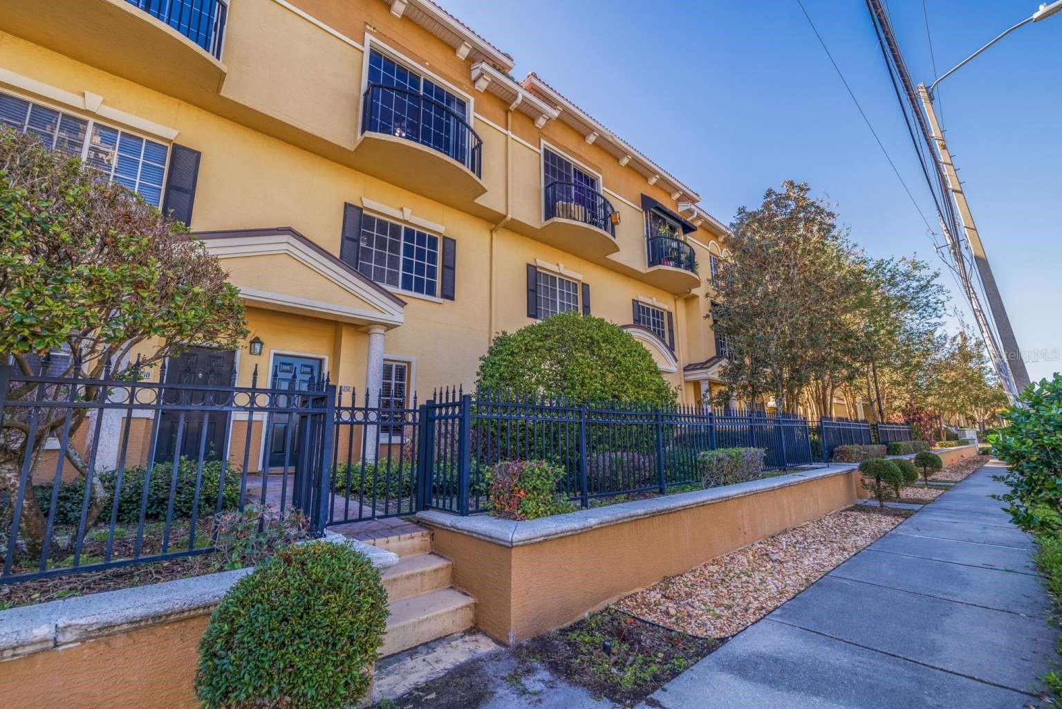 5252 Kennedy Boulevard, FL