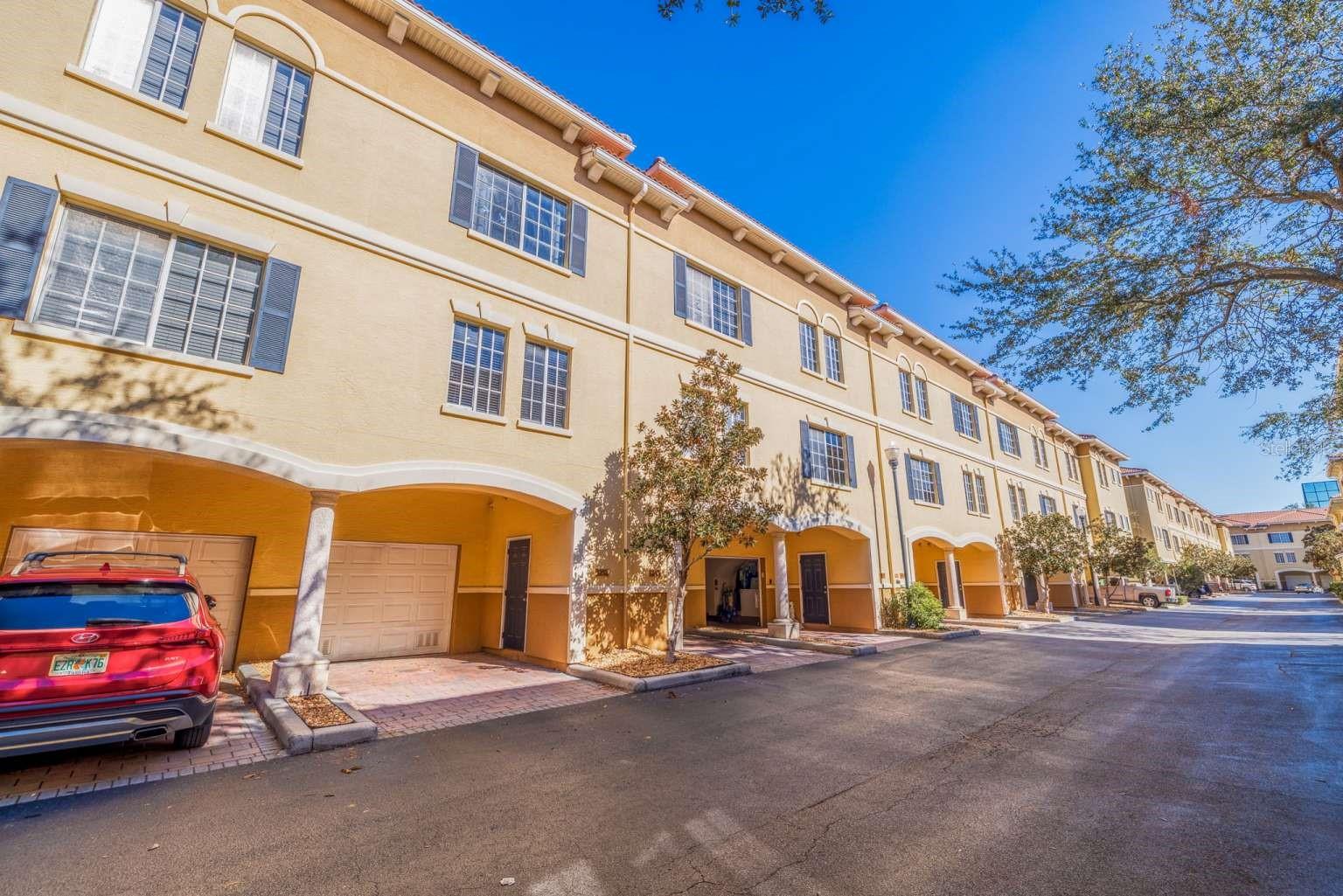5252 Kennedy Boulevard, FL
