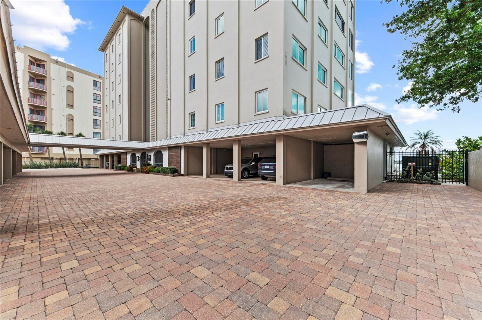 350 Golden Gate Point, FL
