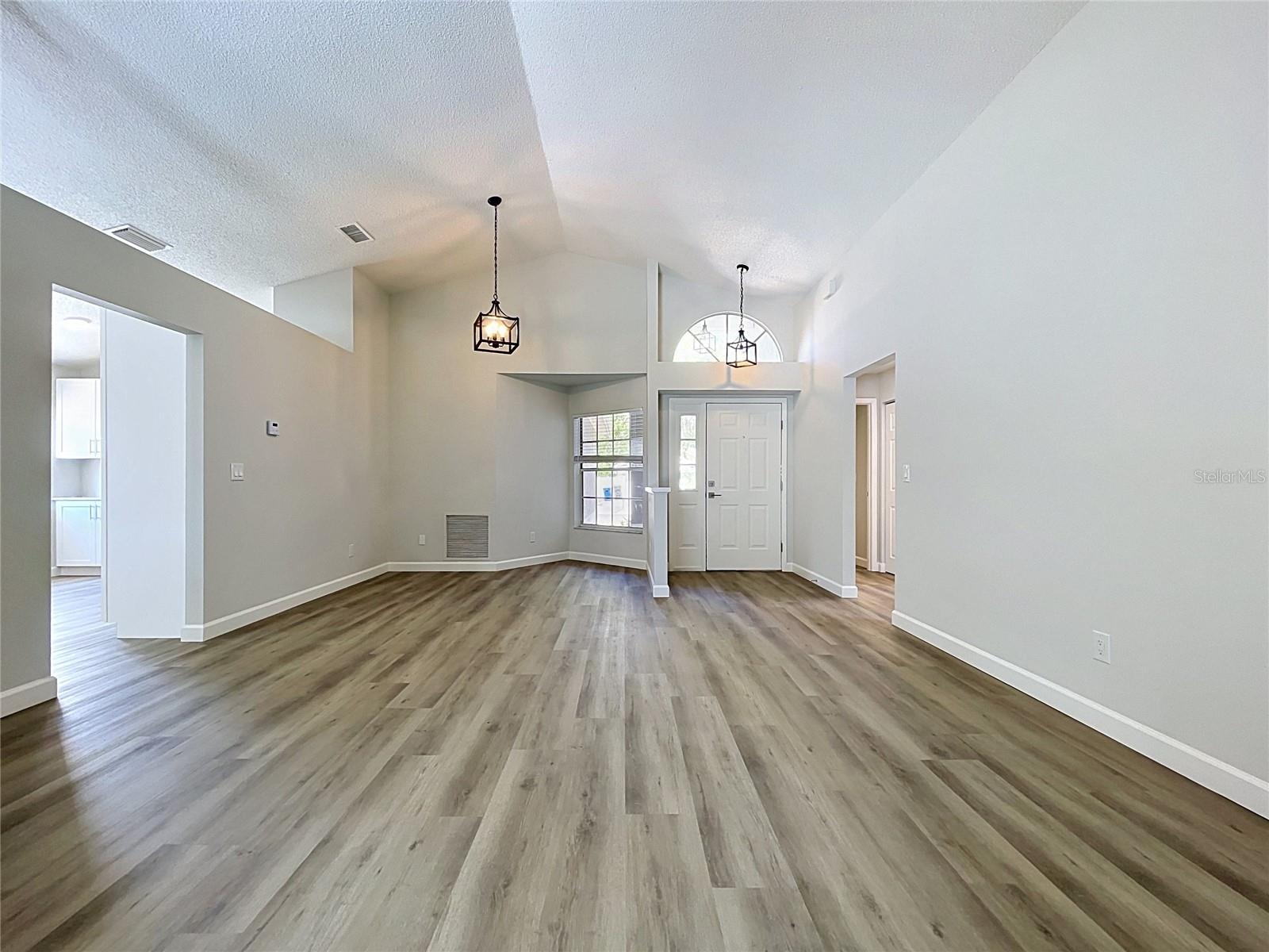 11027 Streamside Drive, FL
