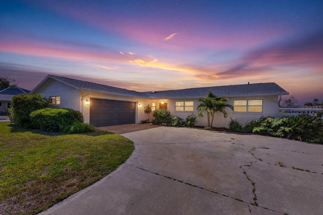 8450 Flagstone Drive, FL