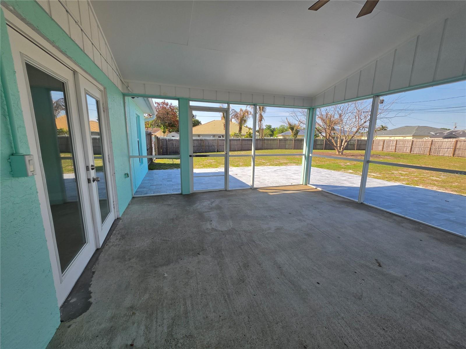 392 Tahoe Court, FL