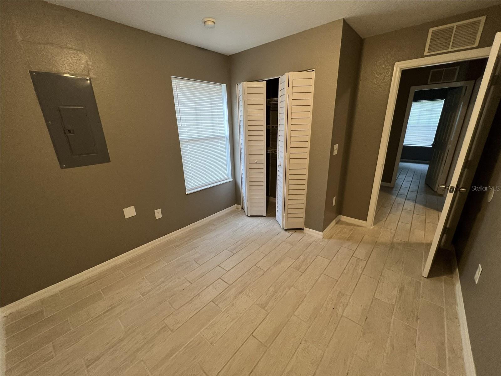 717 Silver Springs Place, FL