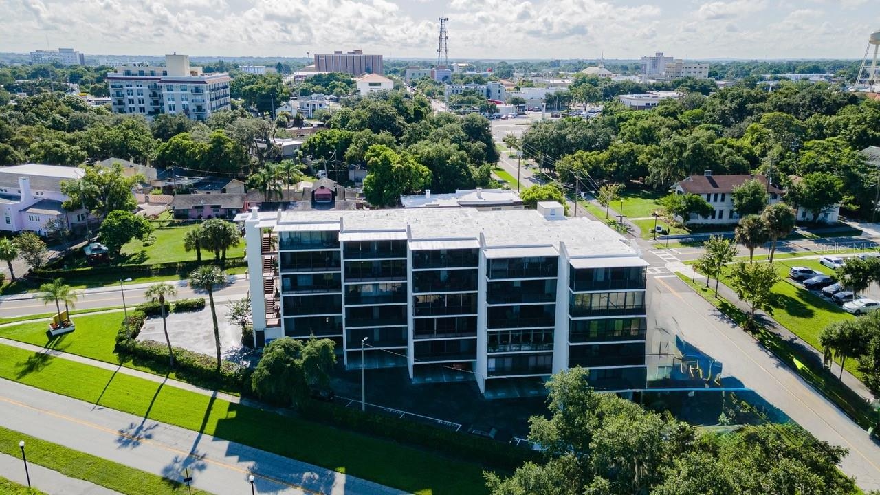 208 Lake Howard Drive, FL
