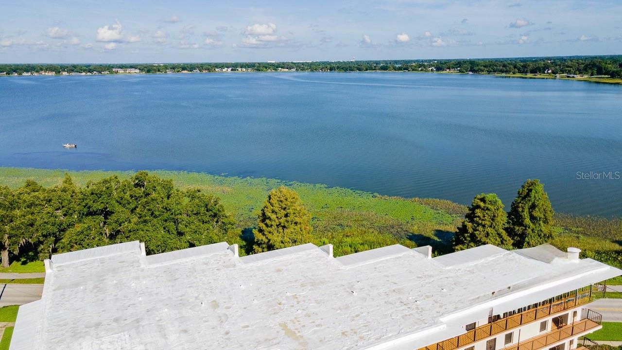 208 Lake Howard Drive, FL