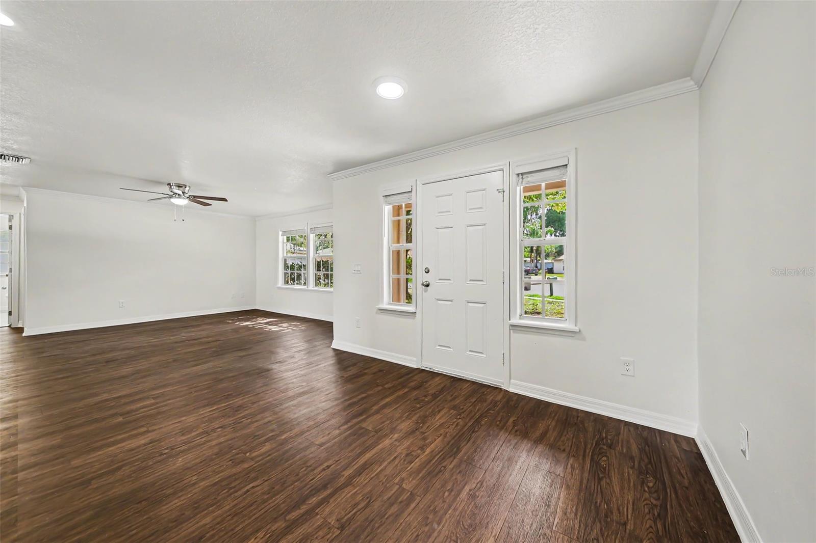 245 Oak Run Court, FL