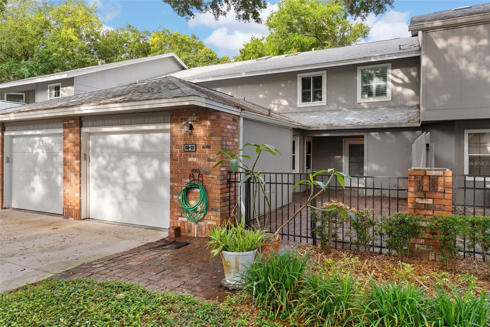 618 Maple Oak Circle, FL