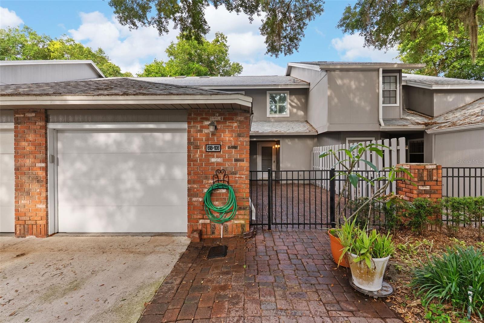 618 Maple Oak Circle, FL