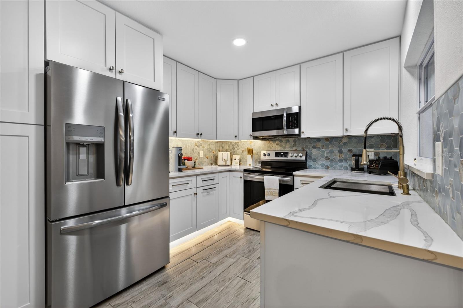 2705 Lakeville Drive, FL