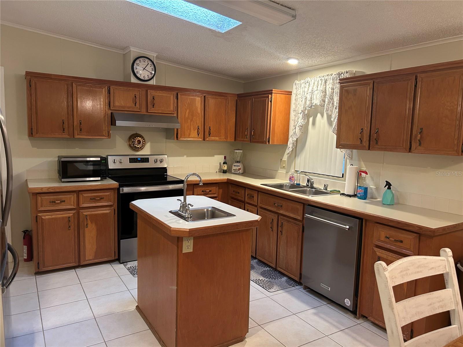 252 Rita Bee Avenue, FL