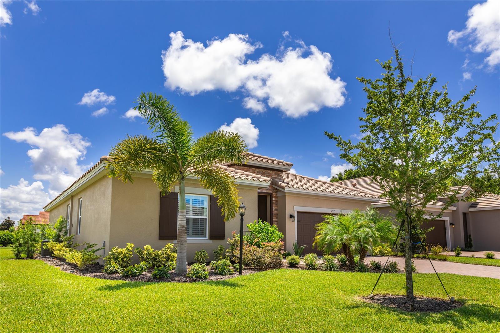 4919 Tobermory Way, FL