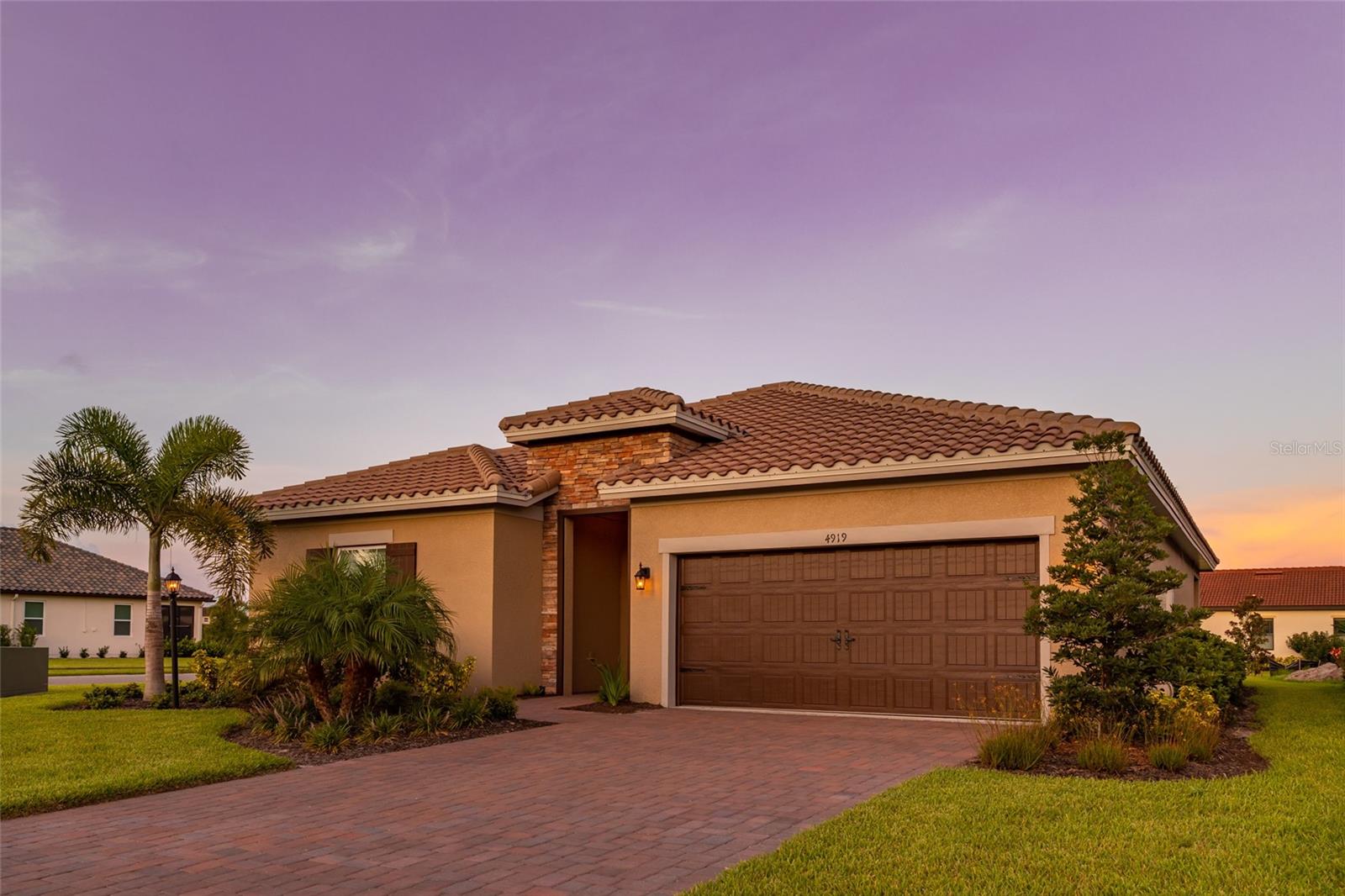4919 Tobermory Way, FL