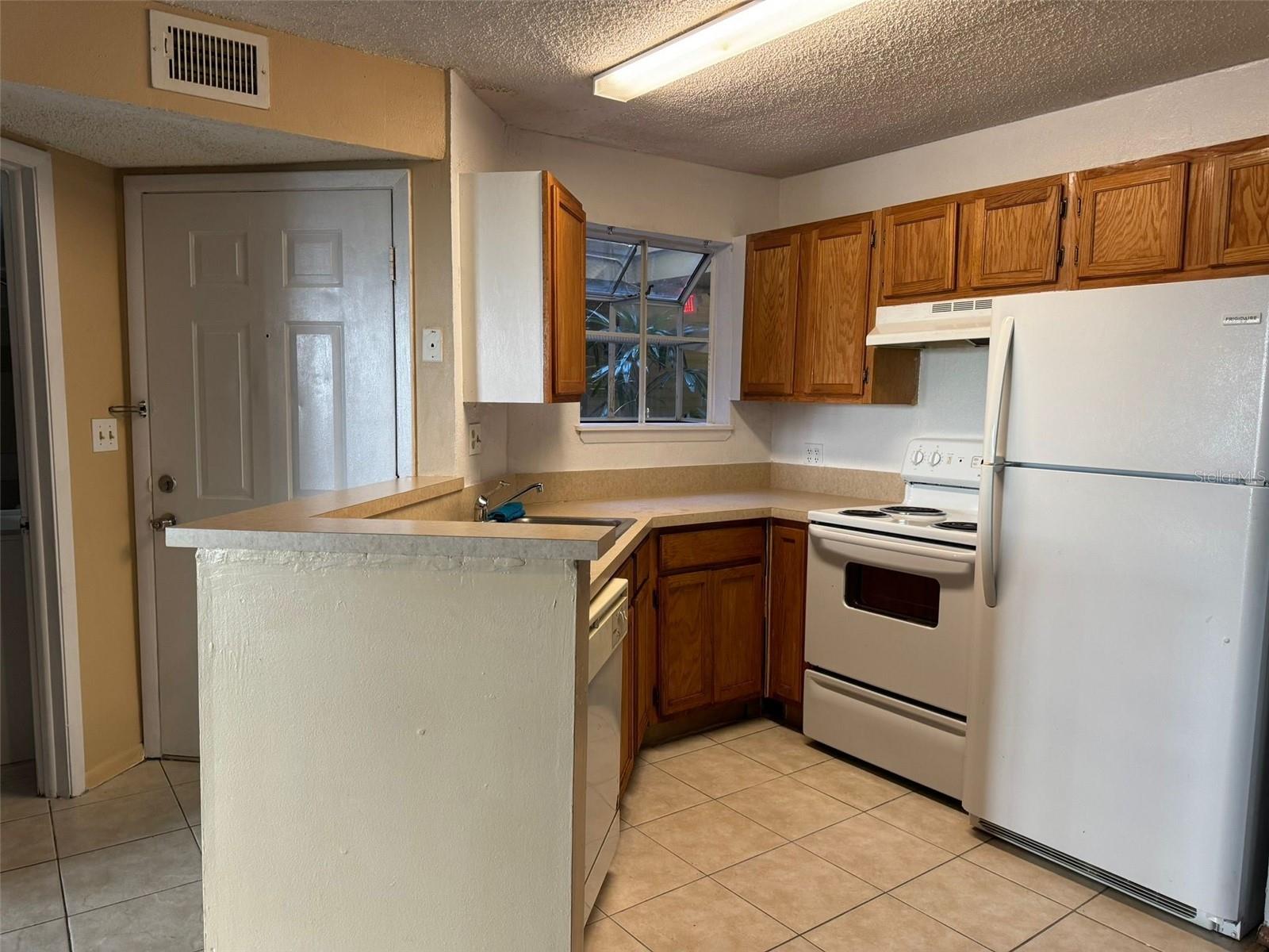 1908 Lake Atriums Circle, FL
