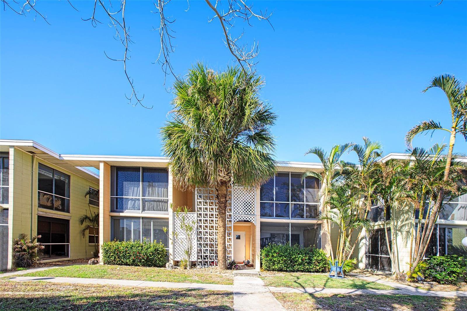 10215 Manatee Avenue, FL