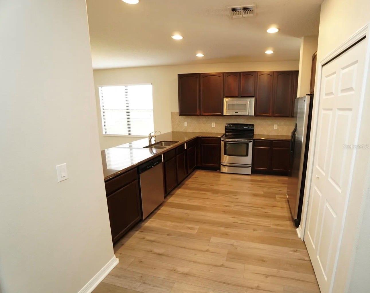 401 Savannah Preserve Loop, FL