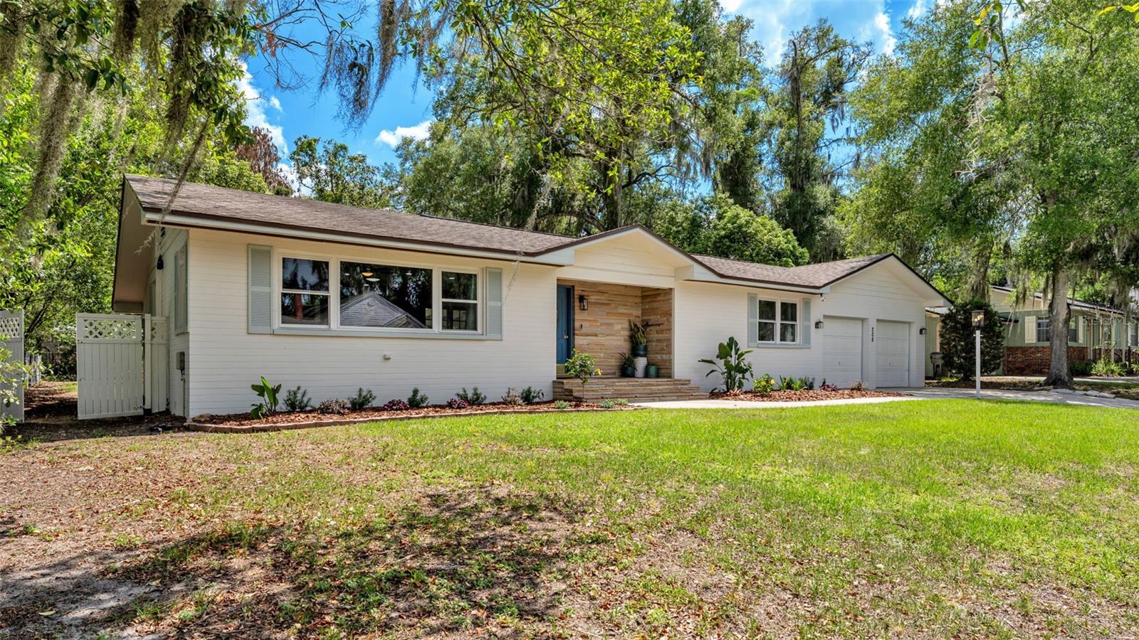 208 Prado Place, FL