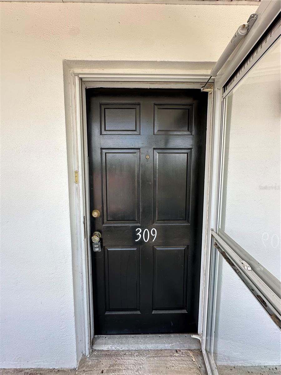 100 El Camino Drive, FL