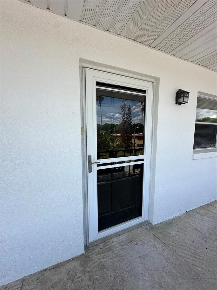 100 El Camino Drive, FL