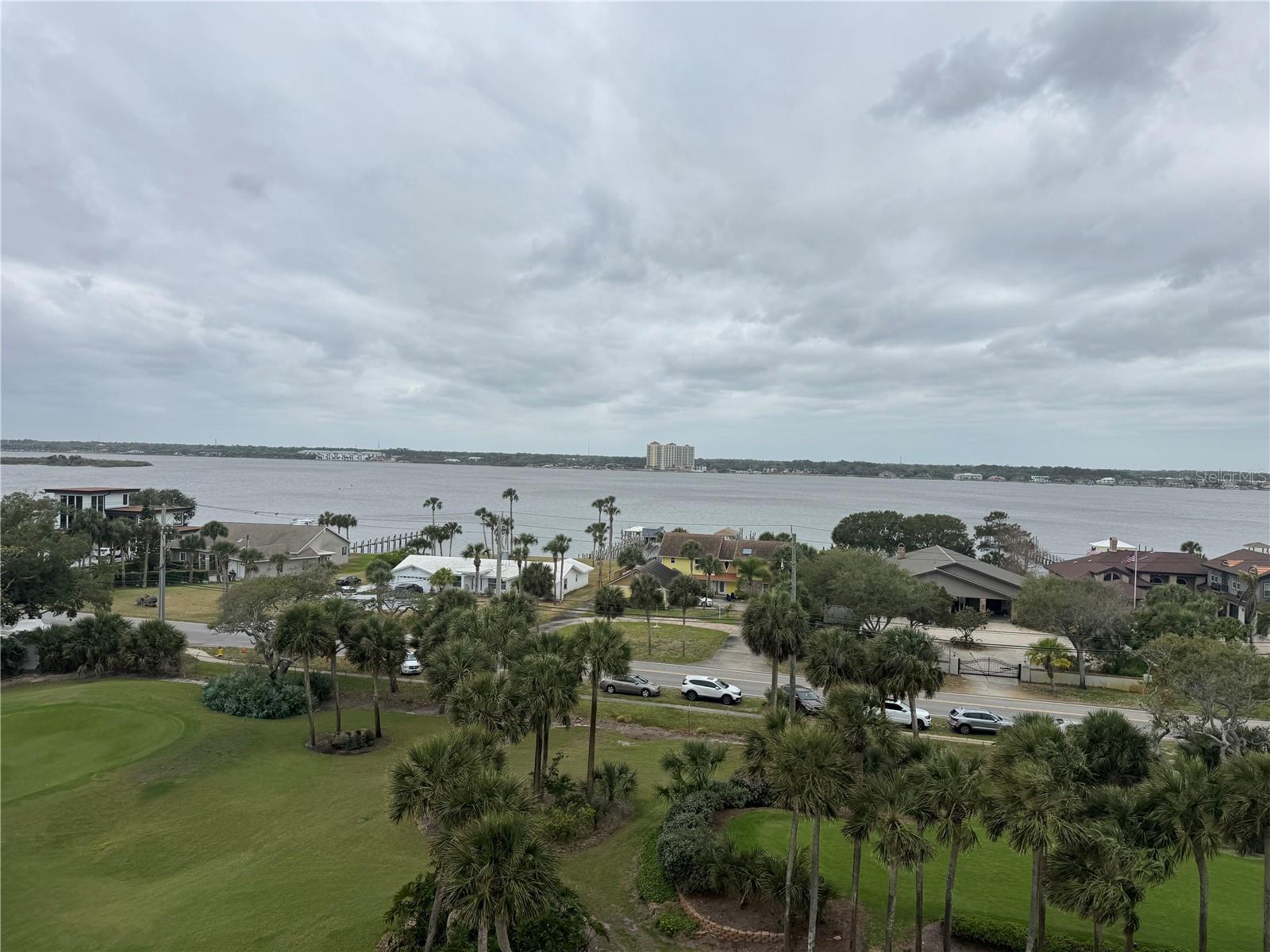 1 Oceans West Boulevard, FL